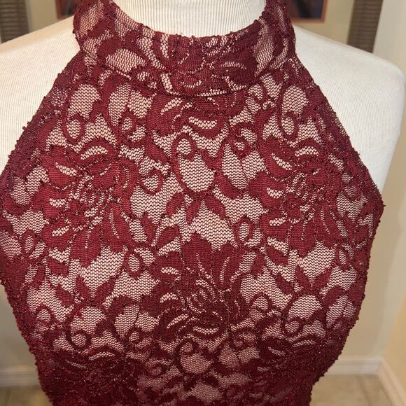 Rephyllis Elegant Burgundy Lace Halter Gown Size Large - Picture 6 of 12